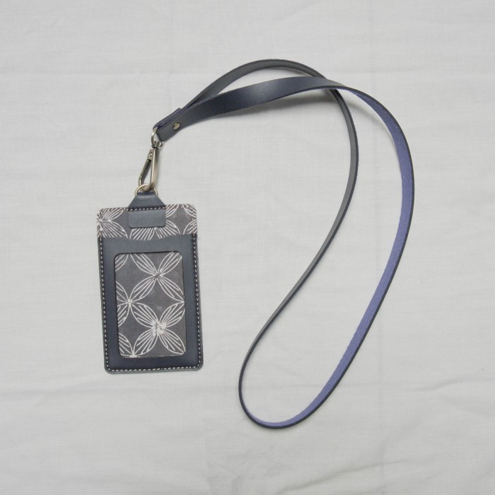 

Terlaris Batik Fractal Lanyard Batik Motif Grey Kawung