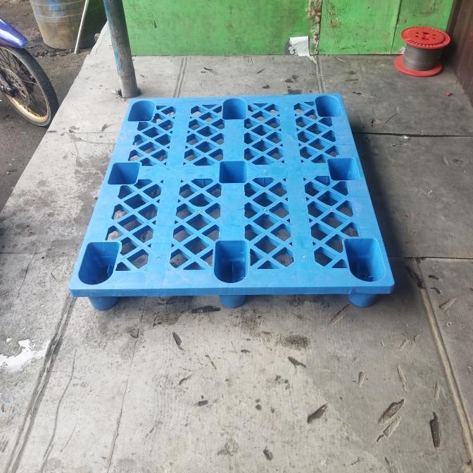 

palet plastik bekas 120 x 100 x 14 cm (baca deskripsi)