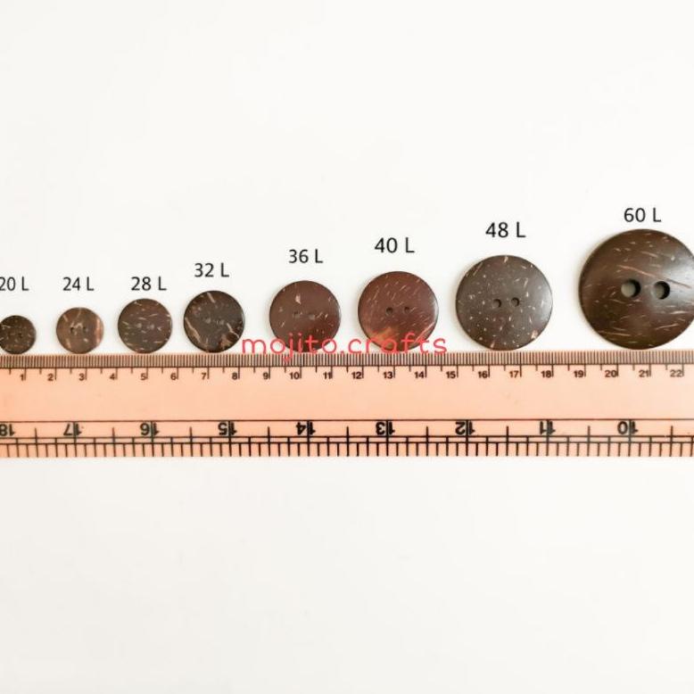 Limited 12 Buah Kancing Batok Kelapa / Kancing Batok Pernis / Kancing Kayu / Kancing Variasi