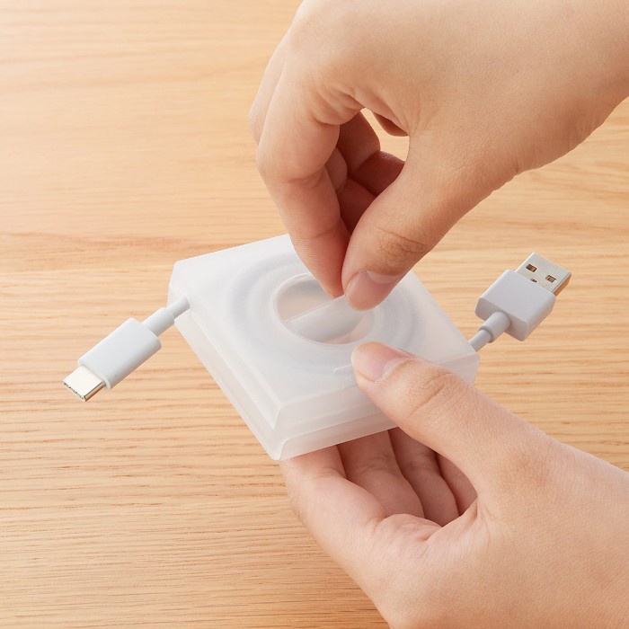 

MUJI CABLE CASE / WITH STAND / SQUARE