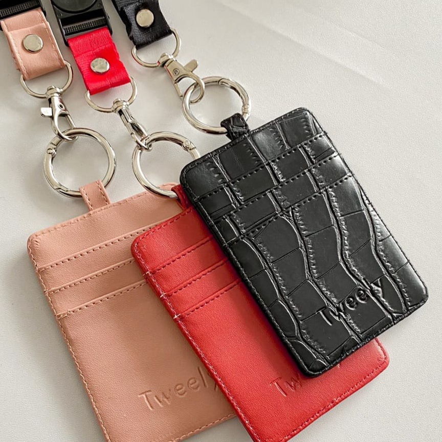 

Terkini Triny - Tweelyforbag - ID Card 53