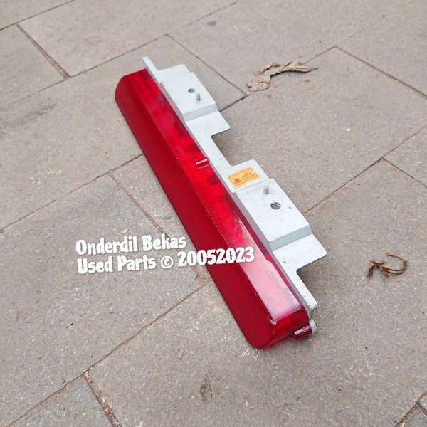Third Brake Lamp Stop Light Rear Hyundai Trajet 927503A0