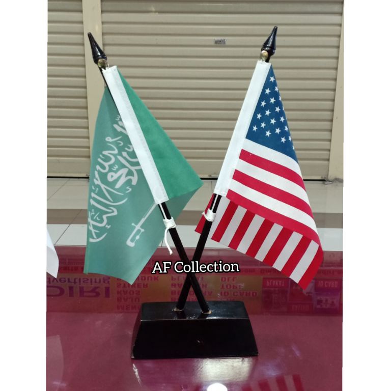 

Motif Terkini.. Bendera Meja + Tiang Kayu Silang 70R