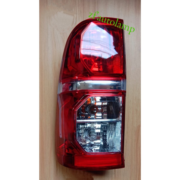 Stoplamp Hilux Vigo 2012-2014 / Lampu Belakang Hilux Vigo 2012-2014 Kode 259