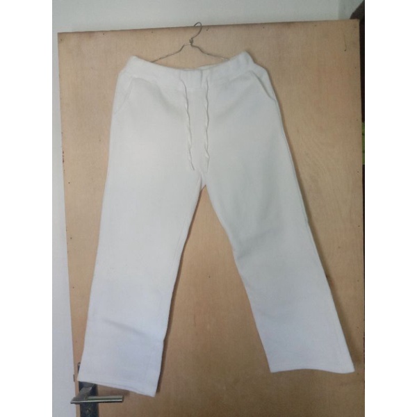 Preloved Celana Training