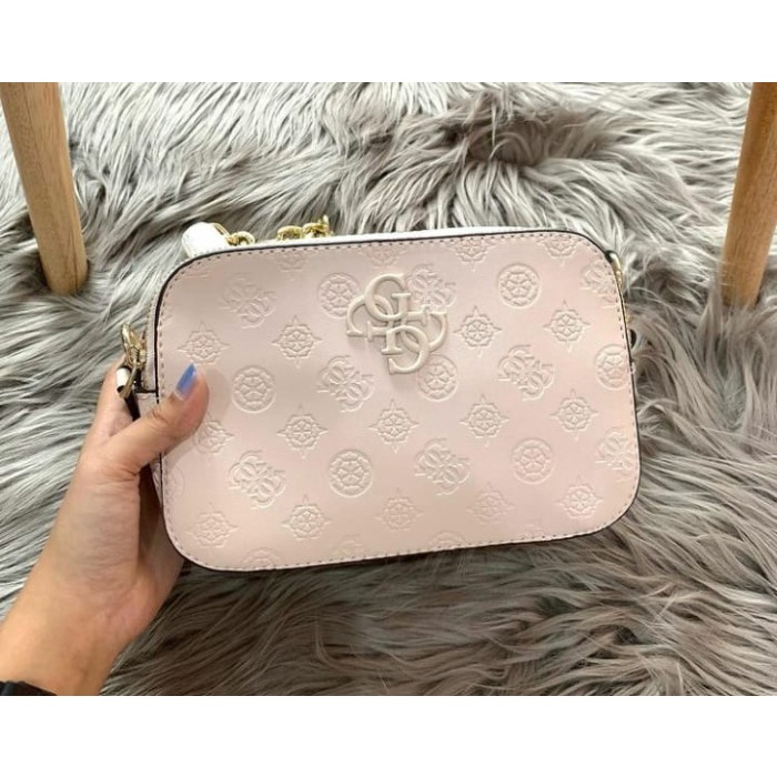 HOT SALE TAS WANITA GUESS NOELLE CROSSBODY CAMERA G945 TAS BAHU SELEMPANG TERBARU