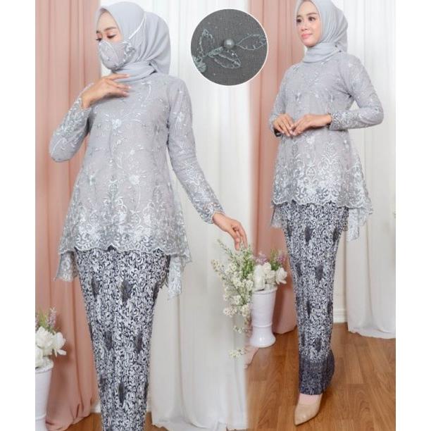 Setelan Kebaya Modern Tulle Rinjani Azkia Sage Green Rok Plisket Batik