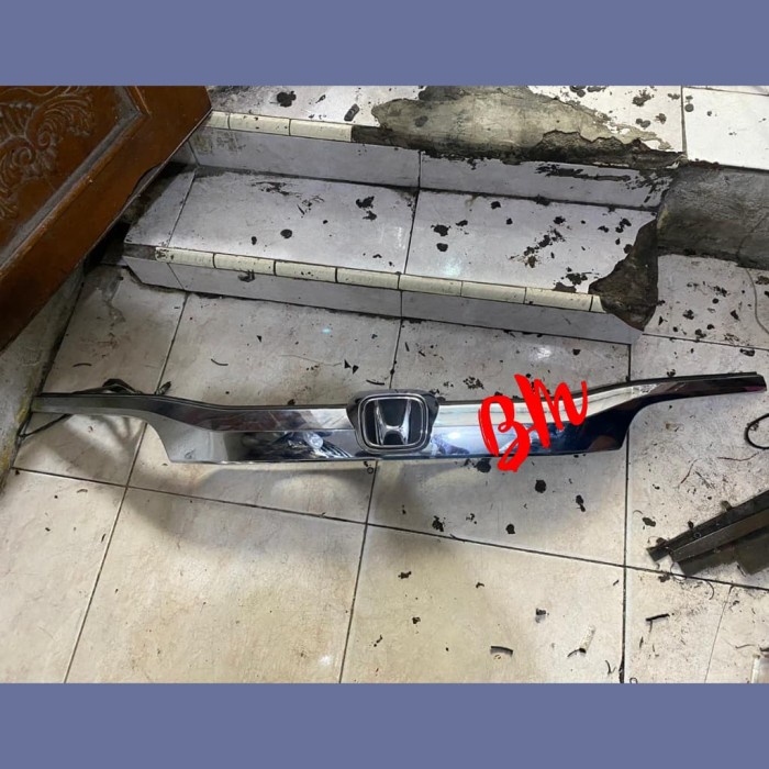 {Bekas} Garnis Chrome bagasi CRV 2015 up Murah