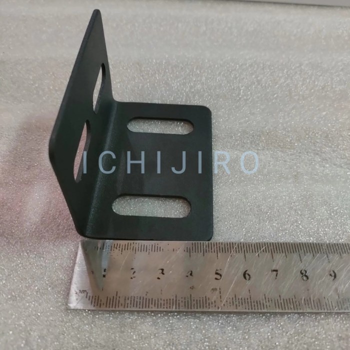 Plat siku ambalan besi tebal