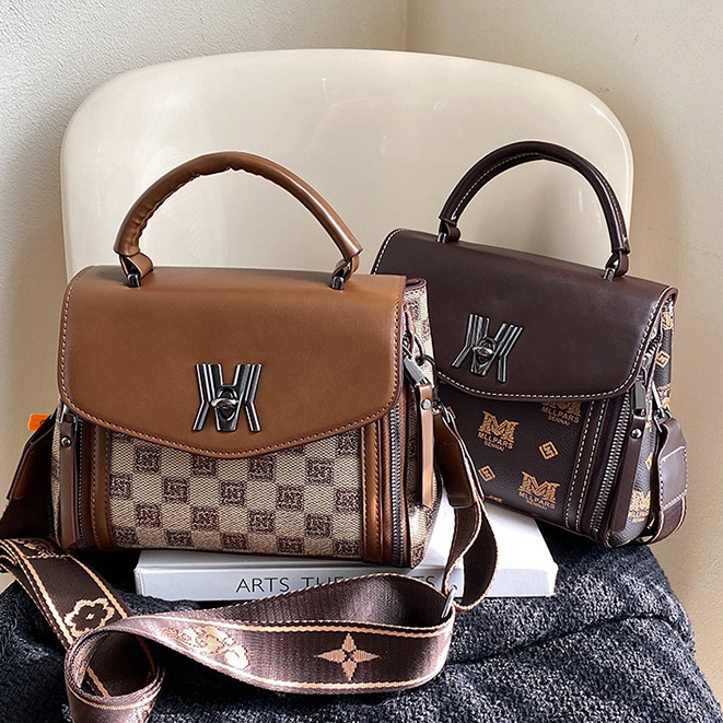 HARGA BERSAHABAT. 2437 tas fox jazz free paper bag and free certificate tas selempang wanita import 