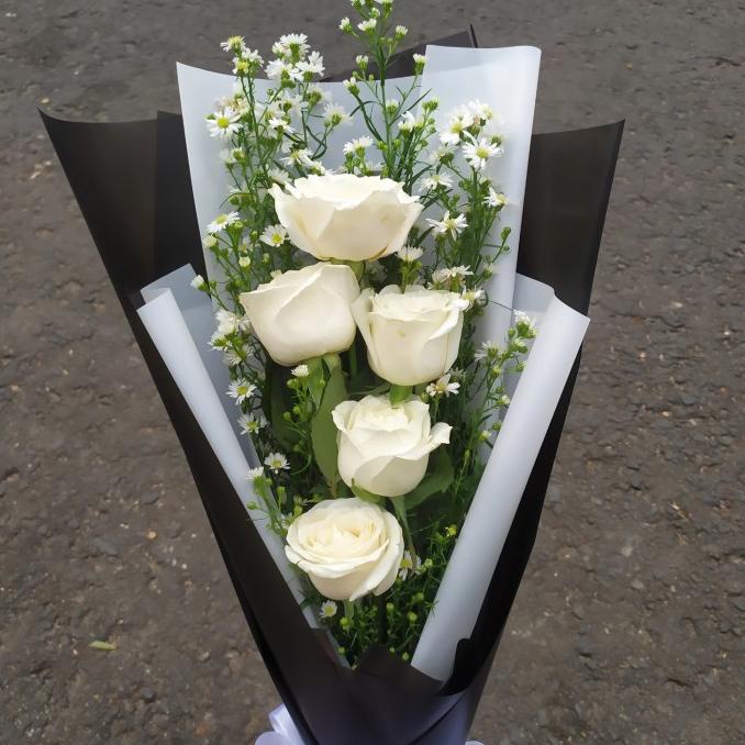 New Hand Bouquet Segar Mawar Putih