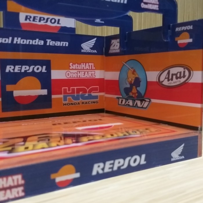 HOT SALE DIORAMA DIECAST MOTOGP DANI PEDROSA SKALA 1 : 18 TERLARIS