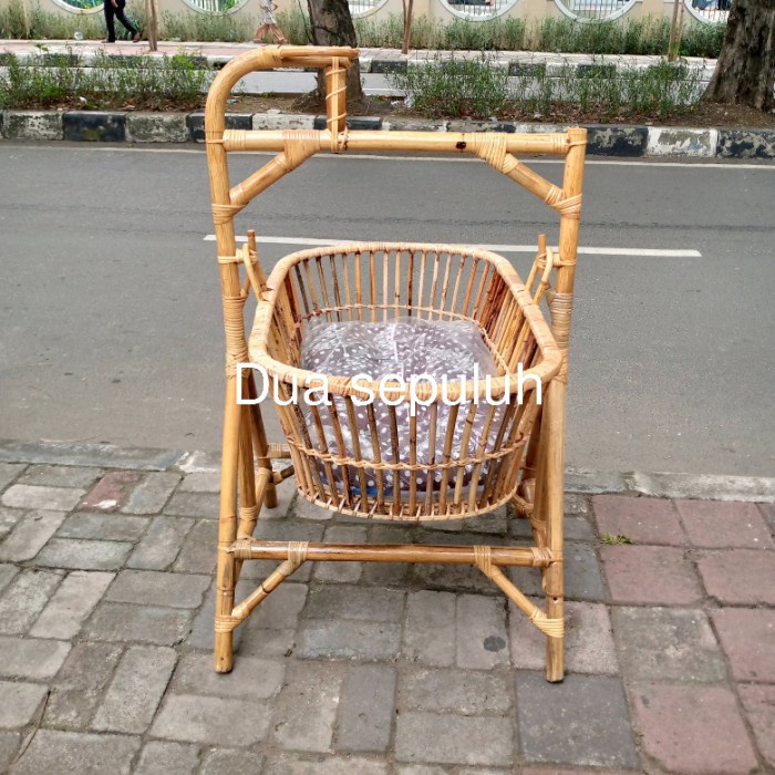 ayunan bayi rotan