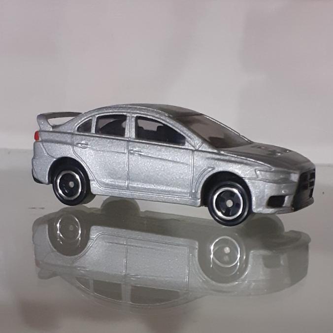 Diecast Tomica Mitsubishi Lancer Evolution