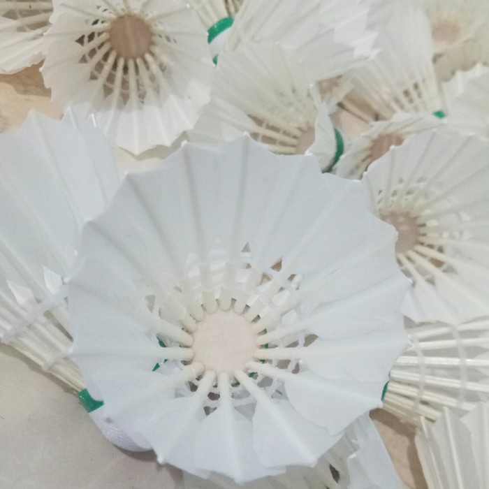 Shuttlecock Polos Kualitas Super