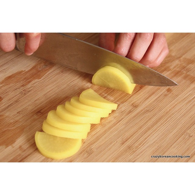 

DANMUJI PICKLED RADISH KIMBAP ACAR LOBAK KUNING KIMBAB GIMBAB HALF CUT