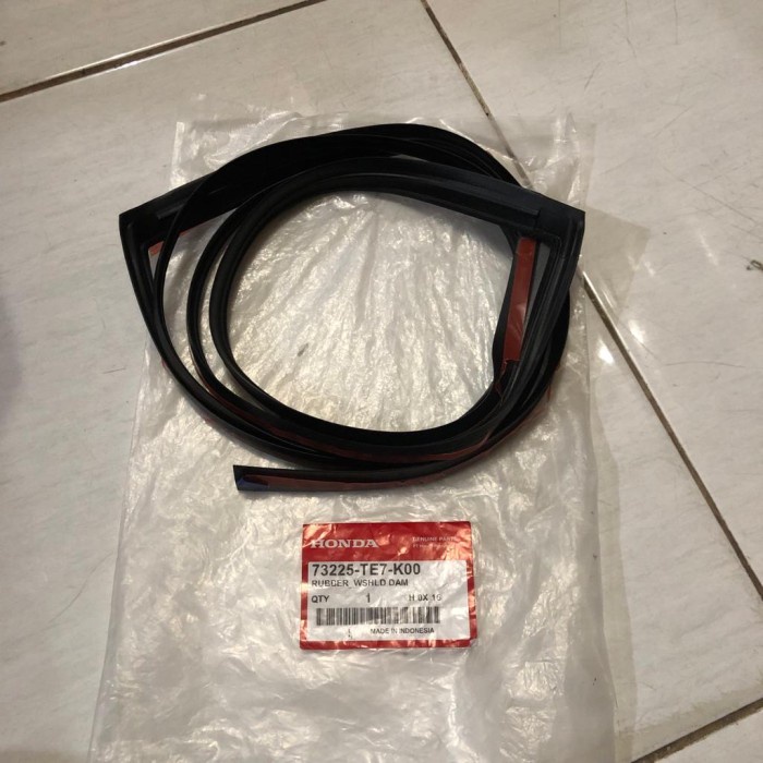 Karet Kaca Belakang Mobilio 2014-2017 Genuine