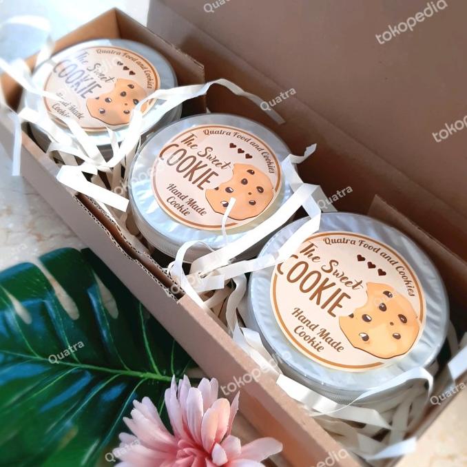 

Hampers Paket Hampers Isi 3 Jar Cookies / Hampers Idul Fitri / Hampers Natal Limited Edition