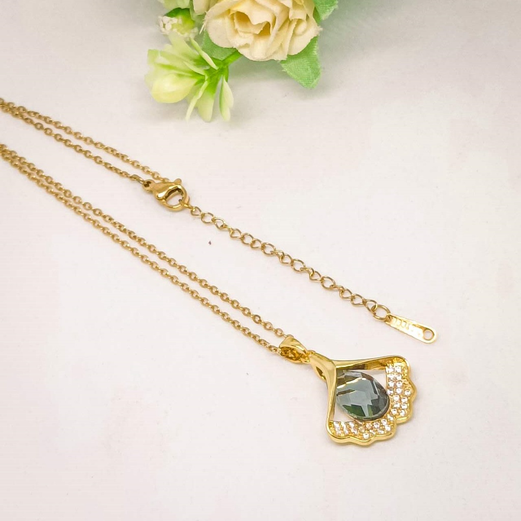 Kalung Liontin Berlian Titanium Wanita Anti Karat Fashion Korea Permata Zircon Aksesoris lapis emas 24k gold Shell