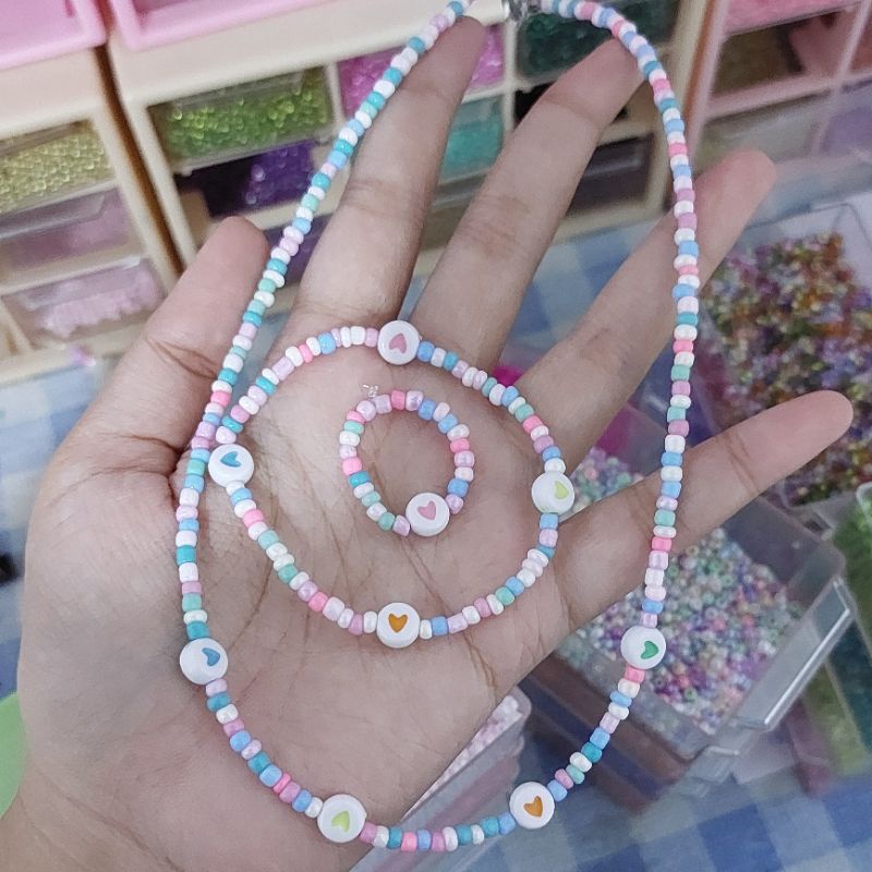 satu set gelang kalung cincin manik