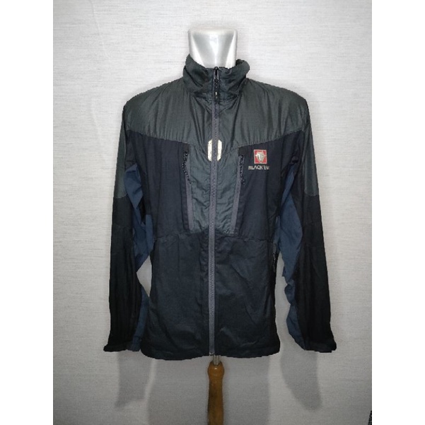 Jaket running Black Yak hitam kombinasi