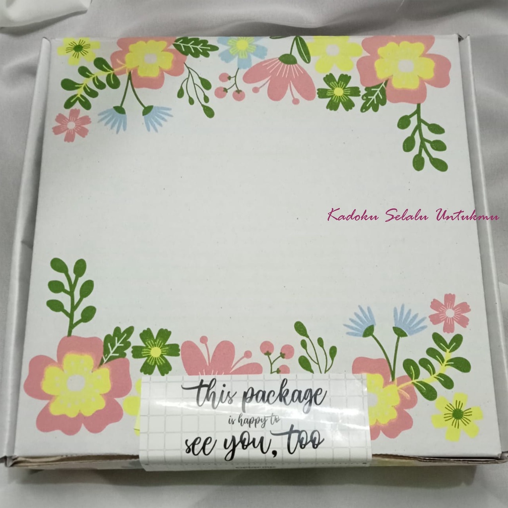 

NEW. BOX HAMPERS 21X21X5 MOTIF HIBISCUS ESTETIK -KOTAK KADO - BOX HAMPERS - HADIAH - GIFT BOX - BOX