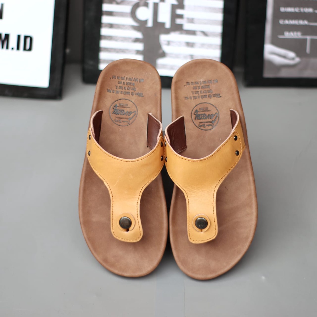 Sandal Jepit Pria Kulit Casual Original Keren Nyaman Murah Ringan Flip Slip Slide Enoz Weloz