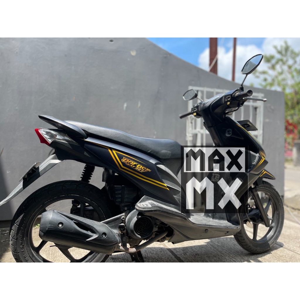 Decal sticker beat karbu motif simple hitam list gold