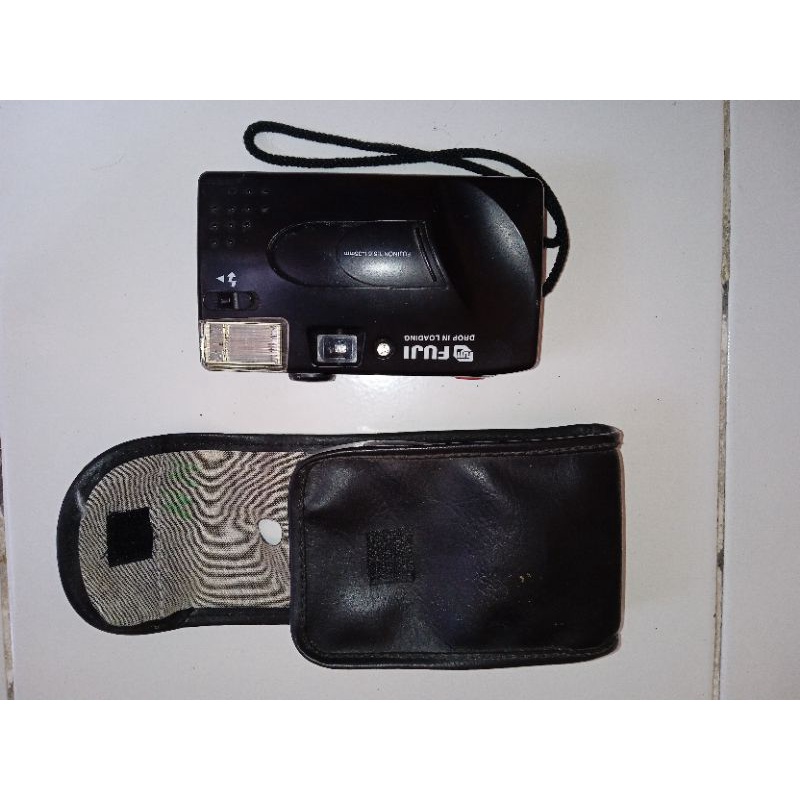 KAMERA ANALOG FUJIFILM MDL - 5 FUJICOLOR FILM SHG II ASA 200 BLACK (INCLUDE POCKET)