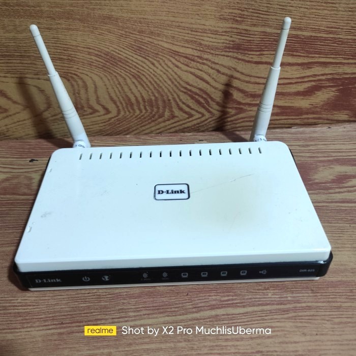 D-link DIR-825 Wi-Fi Gigabit Router Dual-Band USB DLINK DIR825