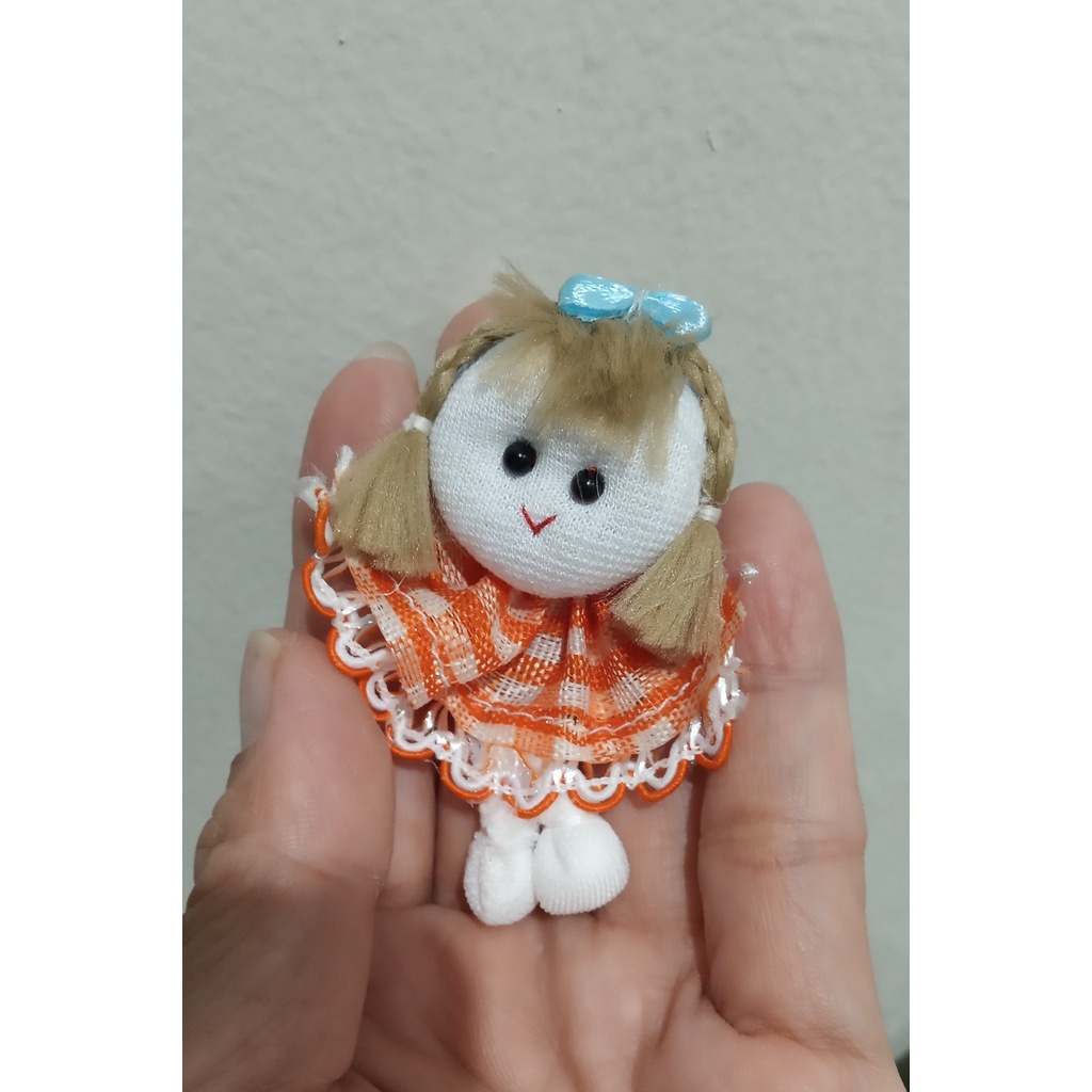 1 pcs boneka kecil aplikasi