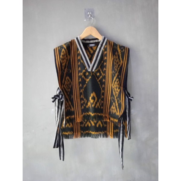 BATIK TENUN TORA VEST TENUN TROSO-ROMPI TENUN MOTIF NTT NTB