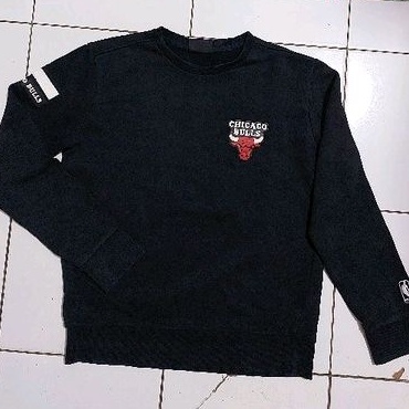 crewneck hitam pekat chicago bulls original second branded