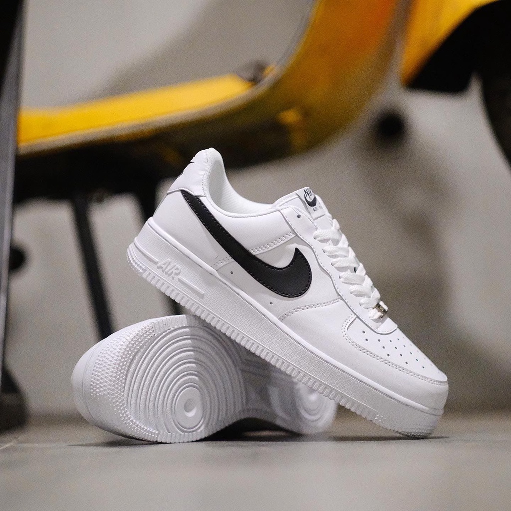 NIKE AIR FORCE 1 WHITE BLACK ORIGINAL