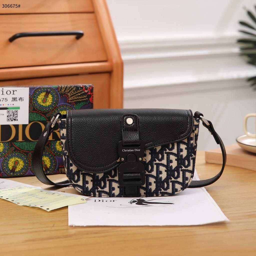 D  Crossbody 306675