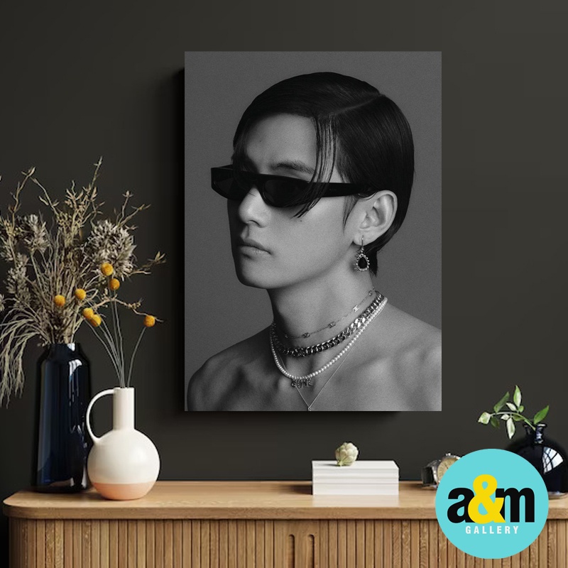 Poster Kayu KIM TAEHYUNG V BTS E L L E Edition I Hiasan Dinding Dekorasi Kamar I Poster Kayu K-POP Dekorasi Kamar - A&amp;M