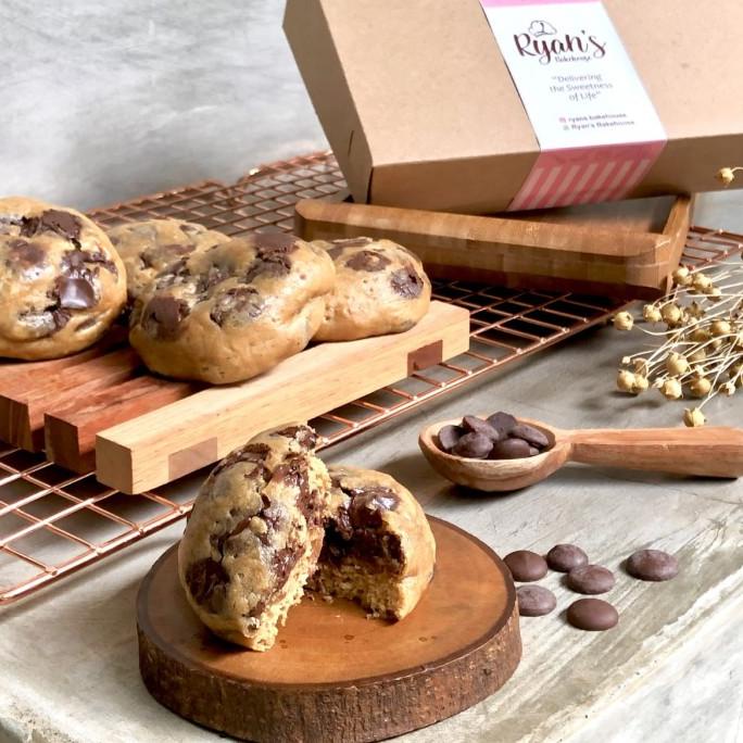 

Cream Cheese Chocolate Chip Soft Baked Chewy Cookies w/ Belgian Chips