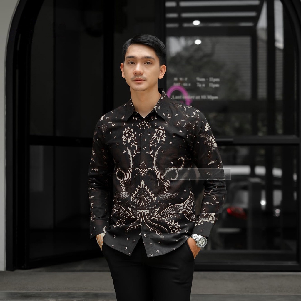 Kemeja Batik Prakasa Motif Candra Dwija Slimfit Lengan Panjang Batik Solo