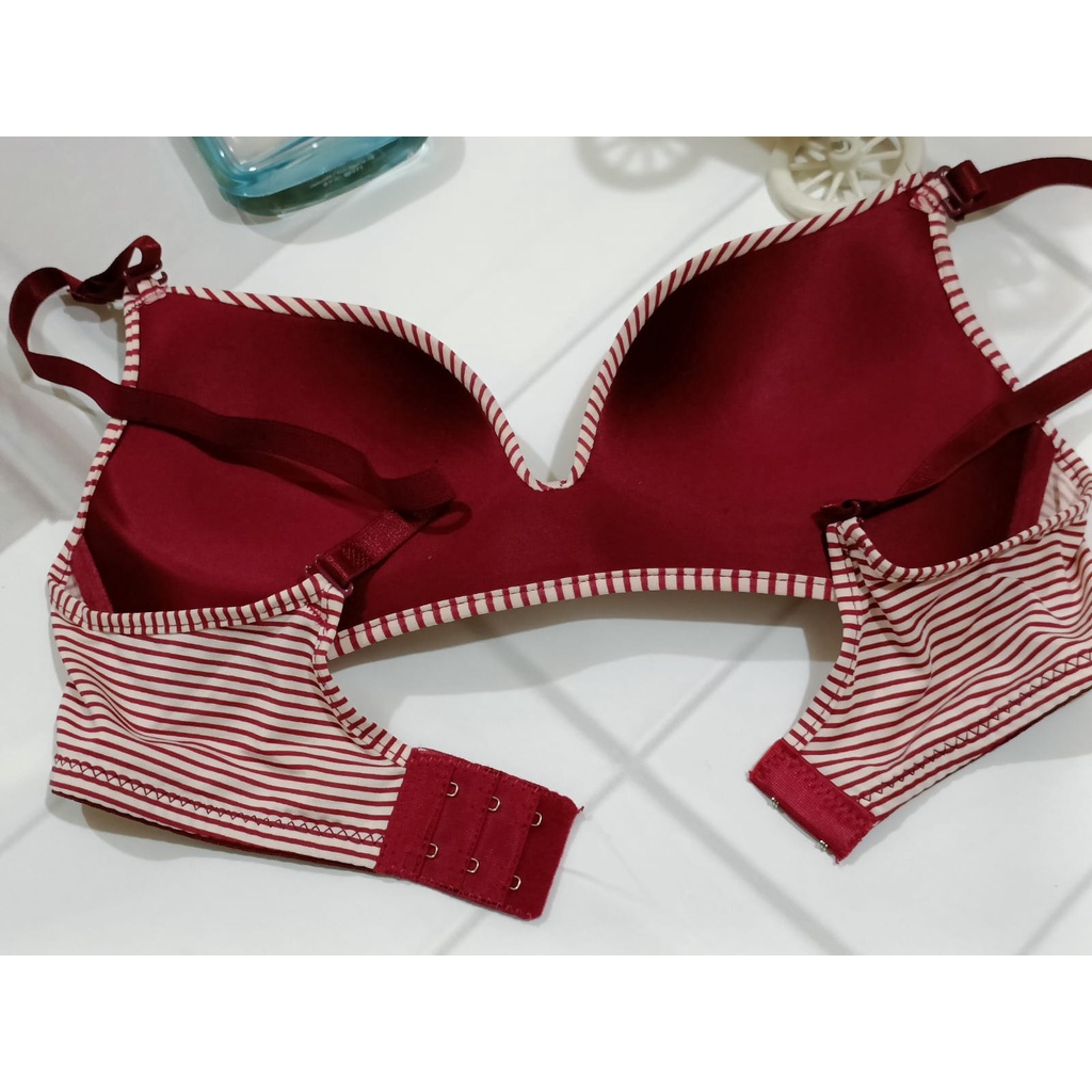 BRA / BH WANITA 020 TIDAK ADA KAWAT BUSA SEDANG SIZE 32-36