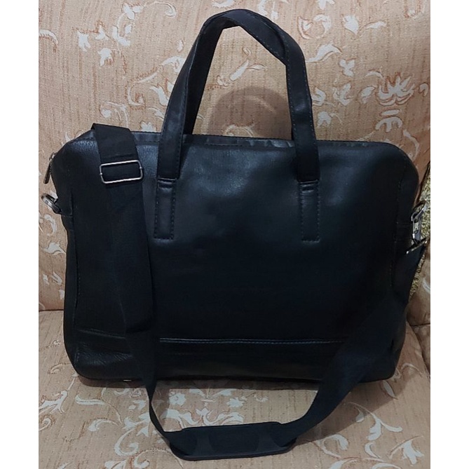 Tas kerja pria preloved. ST50.  Brand ST Dupont. Cakep. Kulit asli mantul