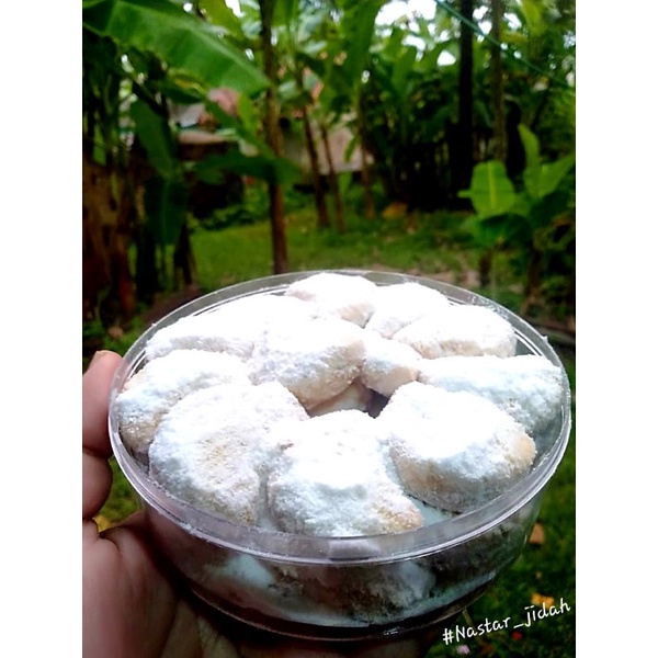 

Kue putri salju