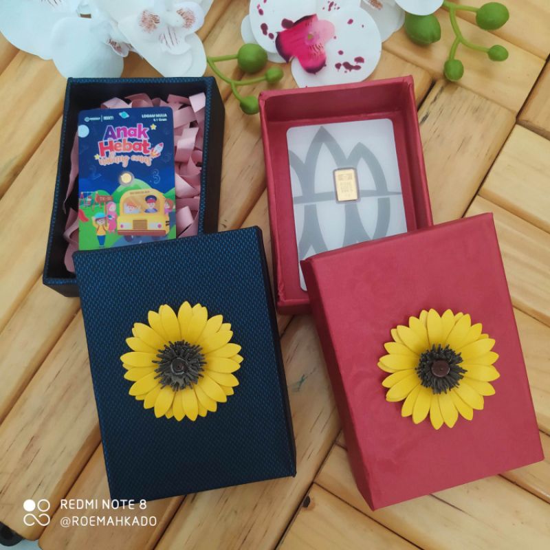 

Box Kotak Kado Mini Kotak Hadiah Emas