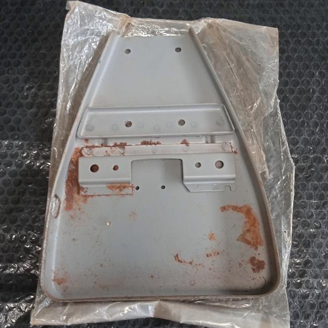 Tatakan Jok Depan Vespa Strada Exclusive Sera Danmotor Ori Nos