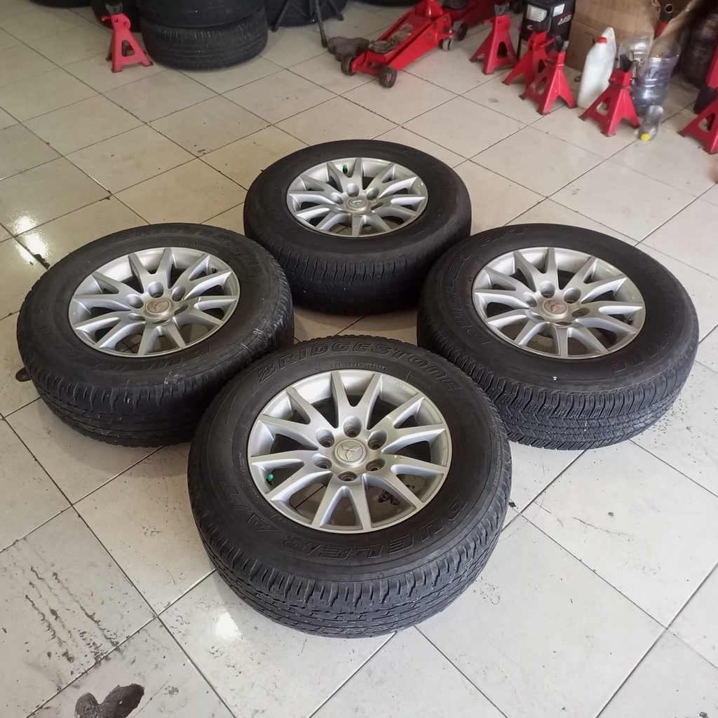 VELG MOBIL PAJRO R17 VELG MOBIL BEKAS COPOTAN PAJERO RING 17 & BAN