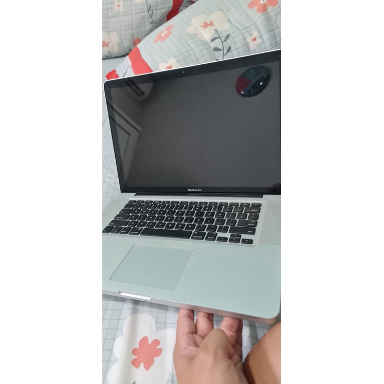 MacBook Pro 2011 15 Inch i7/4GB/500GB Mulus