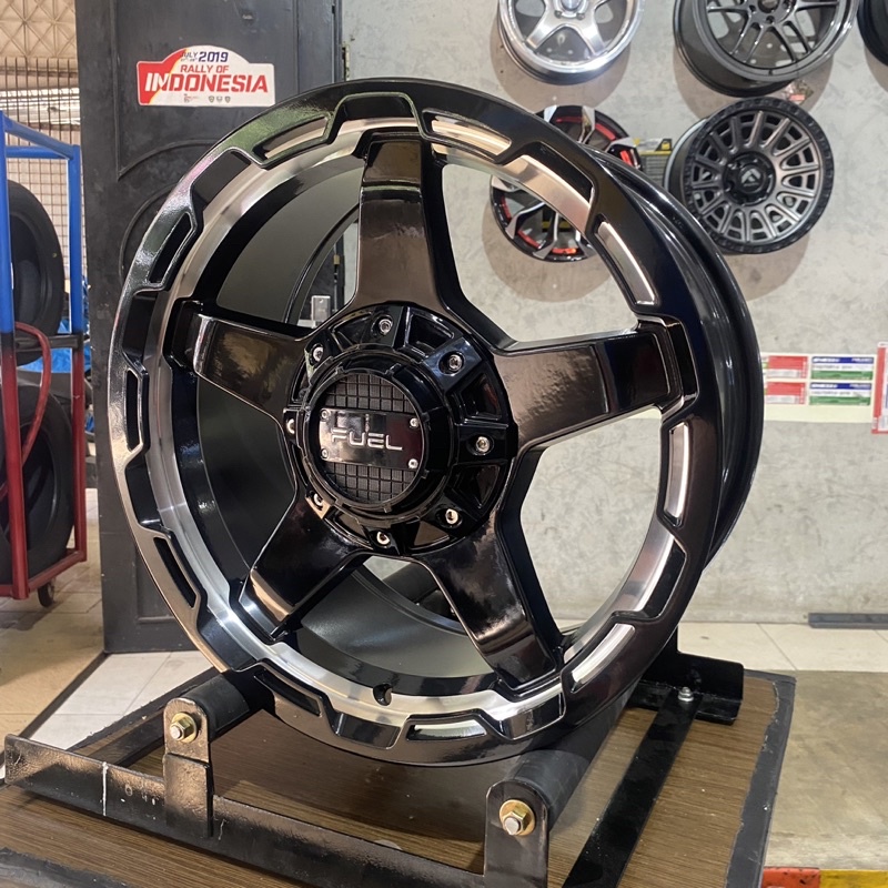 Velg Mobil Offroad Fuel R17 cocok untuk Fortuner Pajerosport Hilux Triton