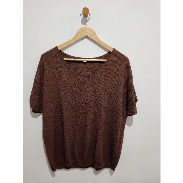 Knit UNIQLO, Blouse Wanita, Preloved Murah