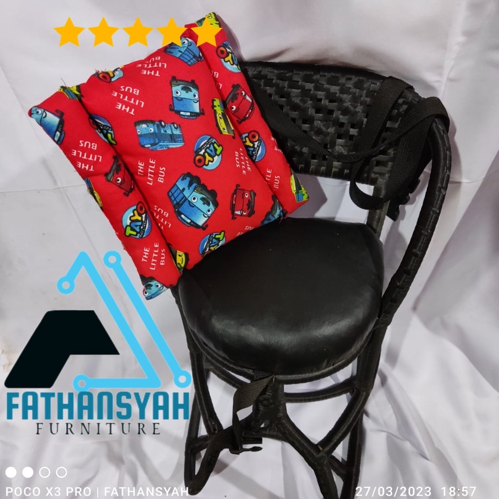 KURSI BONCENGAN ANAK ROTTAN WARNA HITAM DOFF SATU SET BANTAL SETANG KOMPLIT SABUK SEFTY TERBUAT DARI ROTAN ALAM DAN ROTAN SINTETIS PENUH BANYAK VARIAN GAMBAR BANTAL MICKYMOUSE KAROPY DORAEMON TAYO KUDA PONY HELLOKTYY