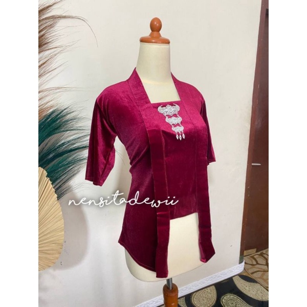 Kebaya Lengan Pendek, Kutubaru - Warna Maroon