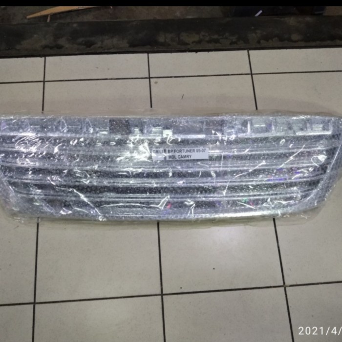 FRONT GRIL GRILL DEPAN FORTUNER 2005 2006 2007 MODEL CAMRY
